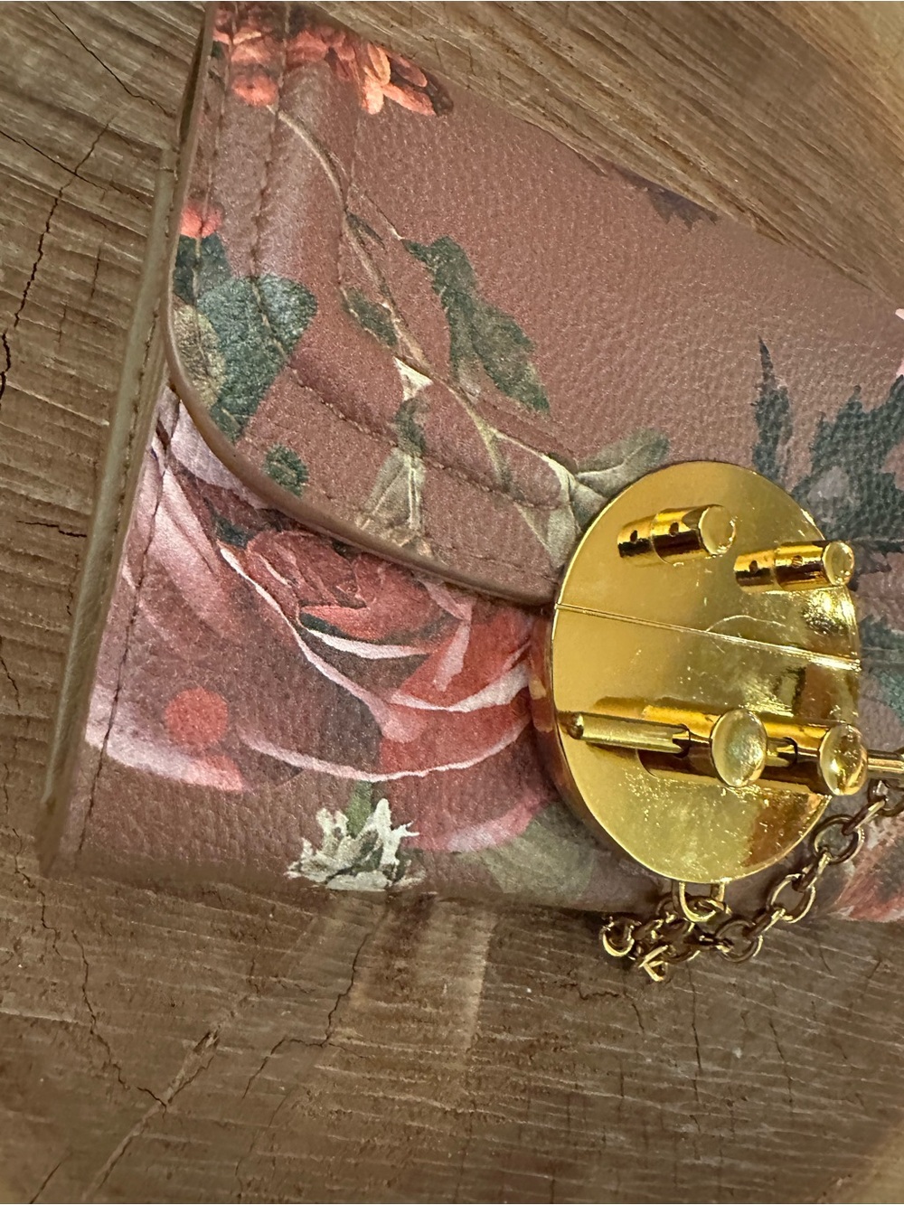 Love & Lore - Floral Brown Key & Card Holder with Gold-Tone Hardware - Picture 3 of 15